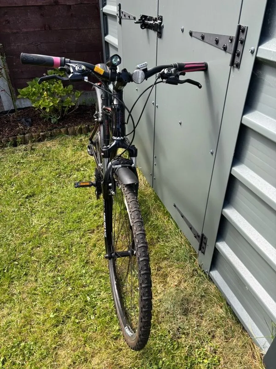 Giant Roam 2 Hybrid Bike - Size M - Ready to Ride - Image 3