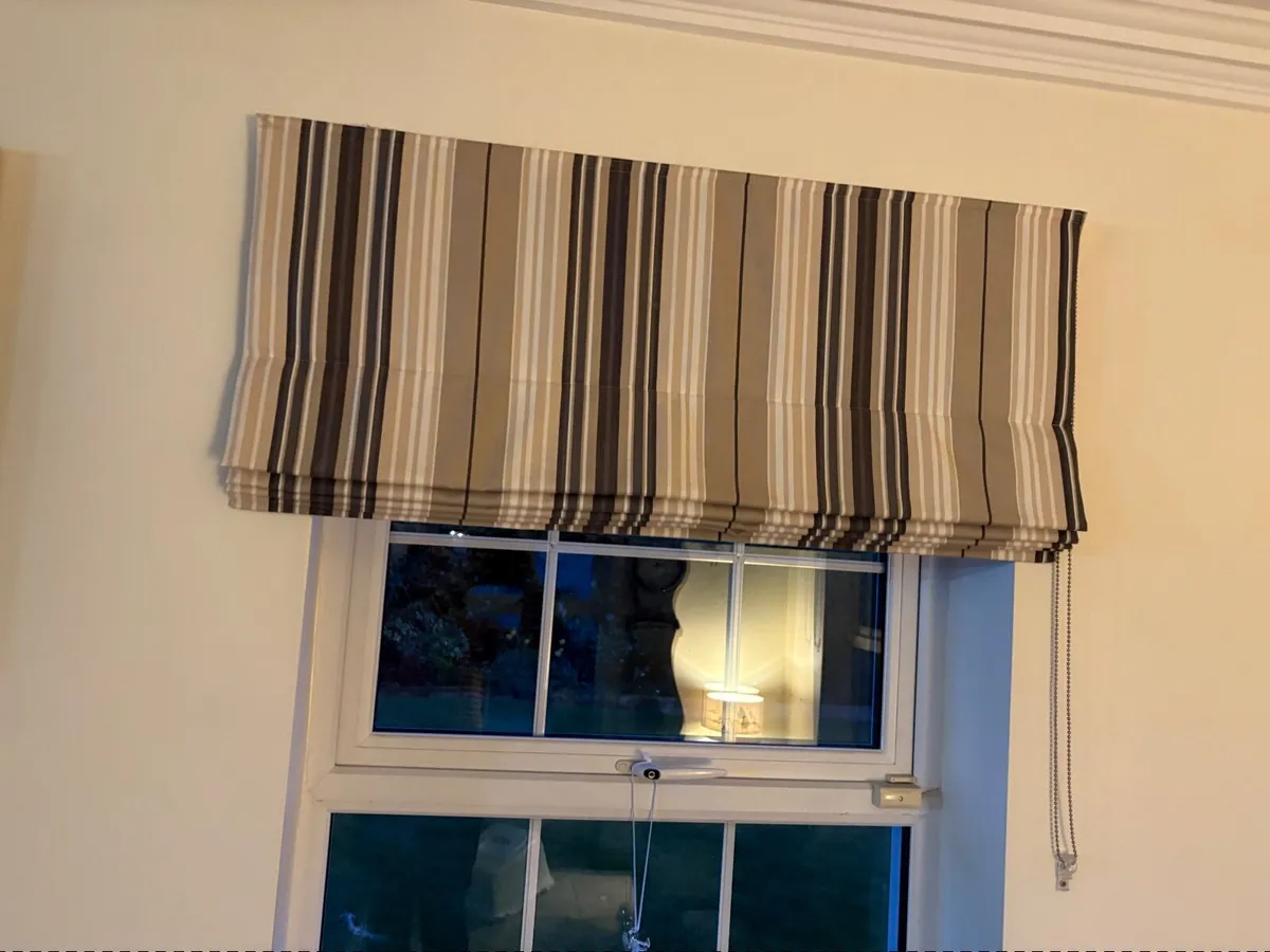 Roman Blinds 112cm  W X 162 cm drop - Image 1