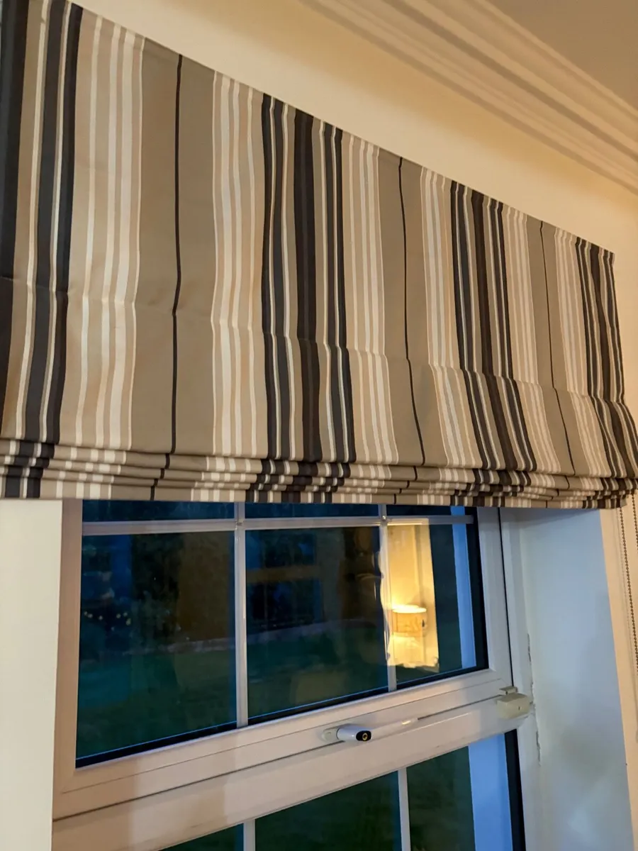 Roman Blinds 112cm  W X 162 cm drop - Image 3