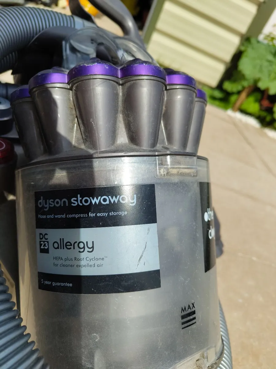 Vacuum Cleaner - Image 1