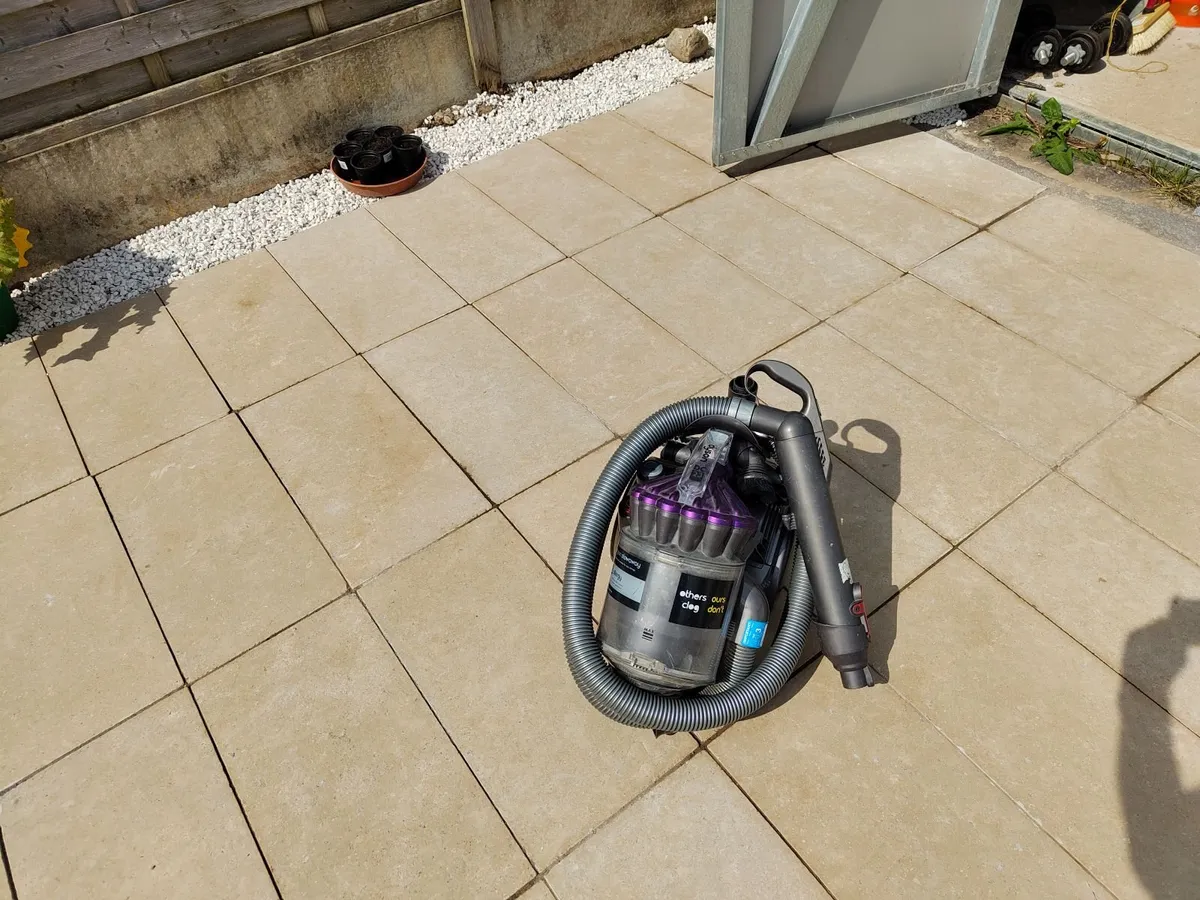 Vacuum Cleaner - Image 4
