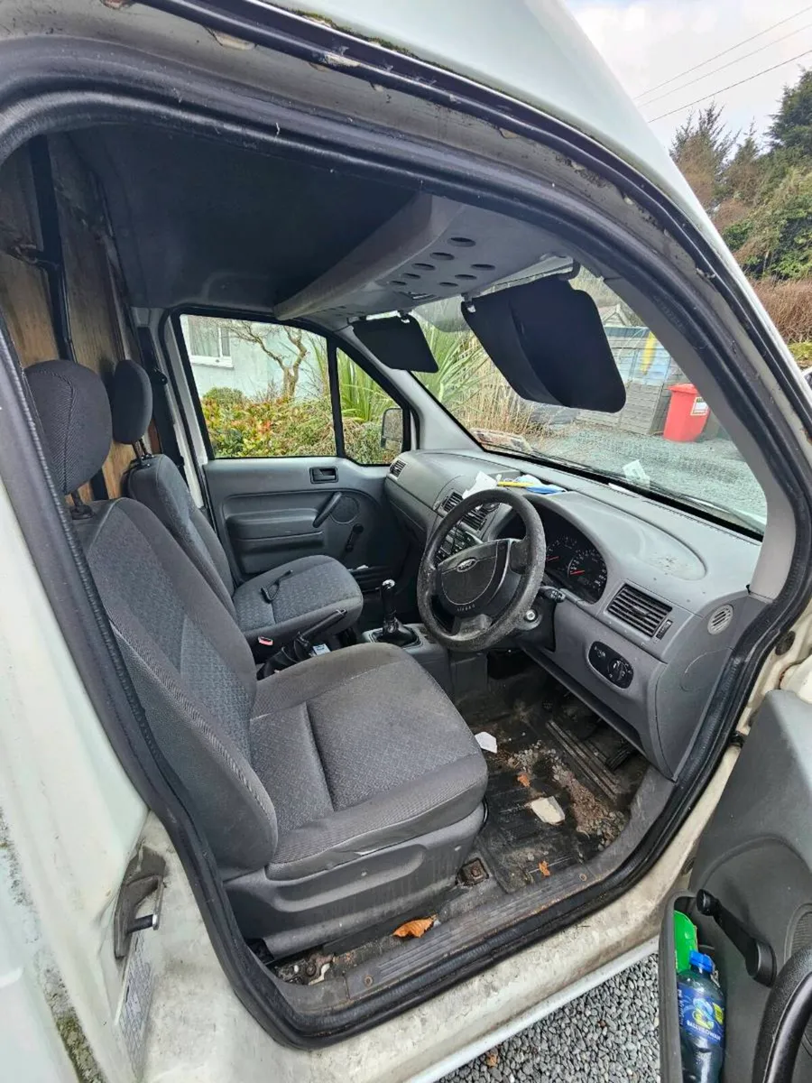 05 Ford Tranist Connect - Image 2