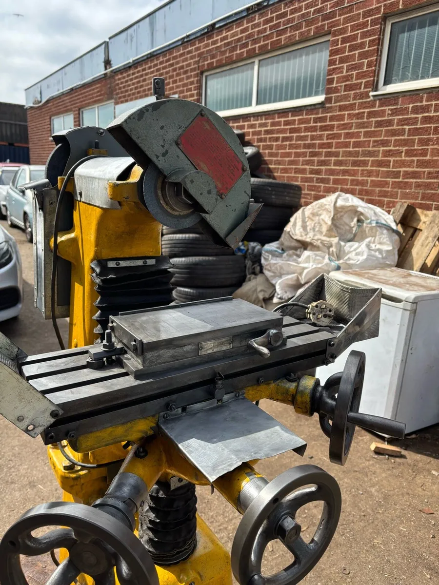 FJ EDWARDS. SURFACE GRUBDER. 240v - Image 4