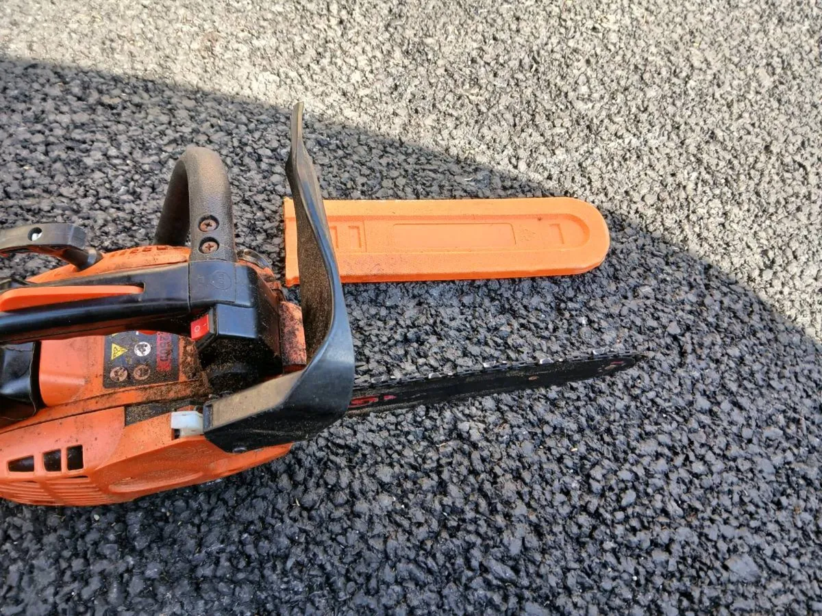 Top handel chainsaw in good condition - Image 2