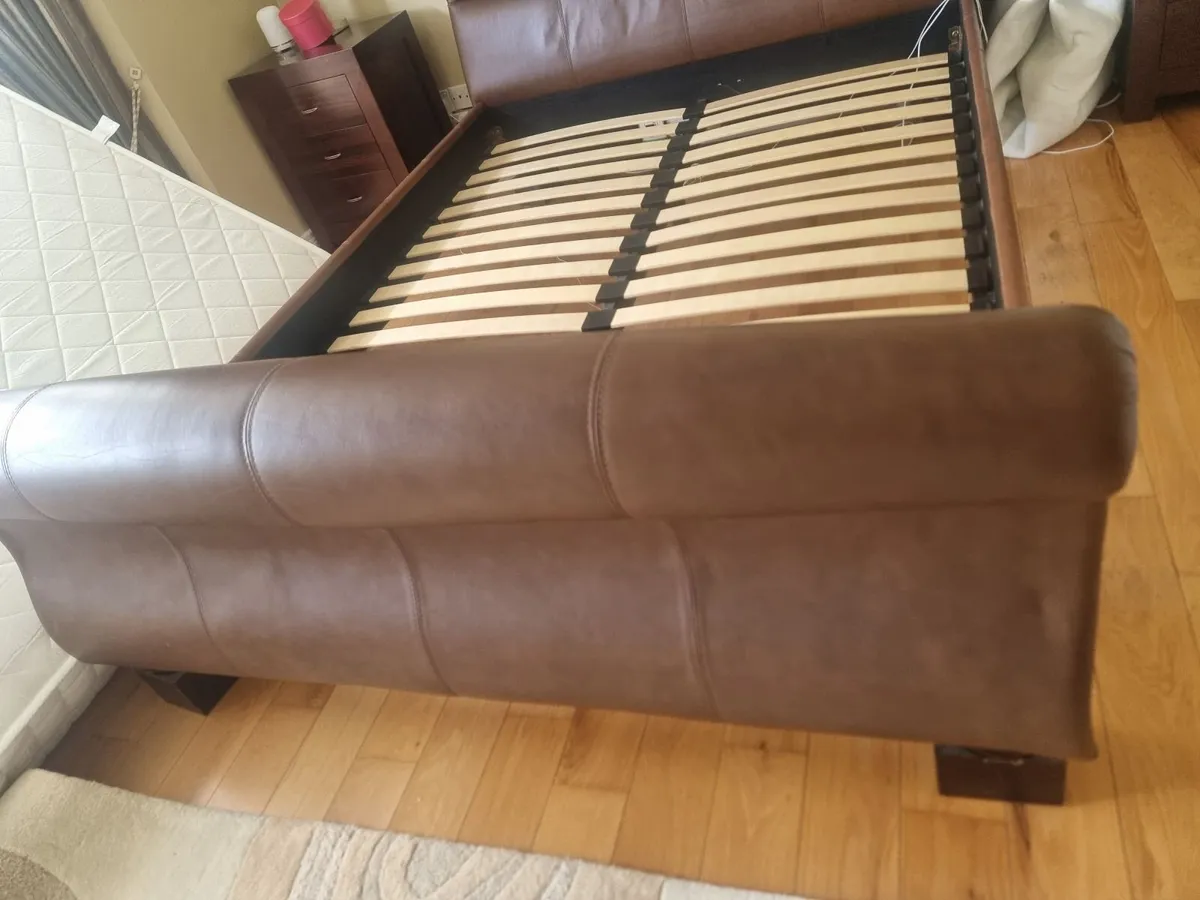King sized Sleigh bed - Image 3