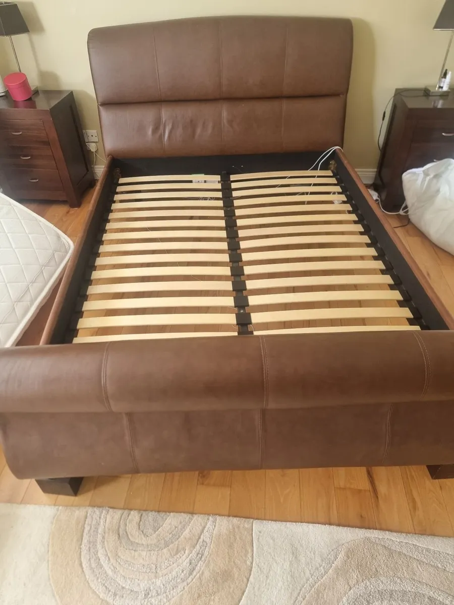 King sized Sleigh bed - Image 4