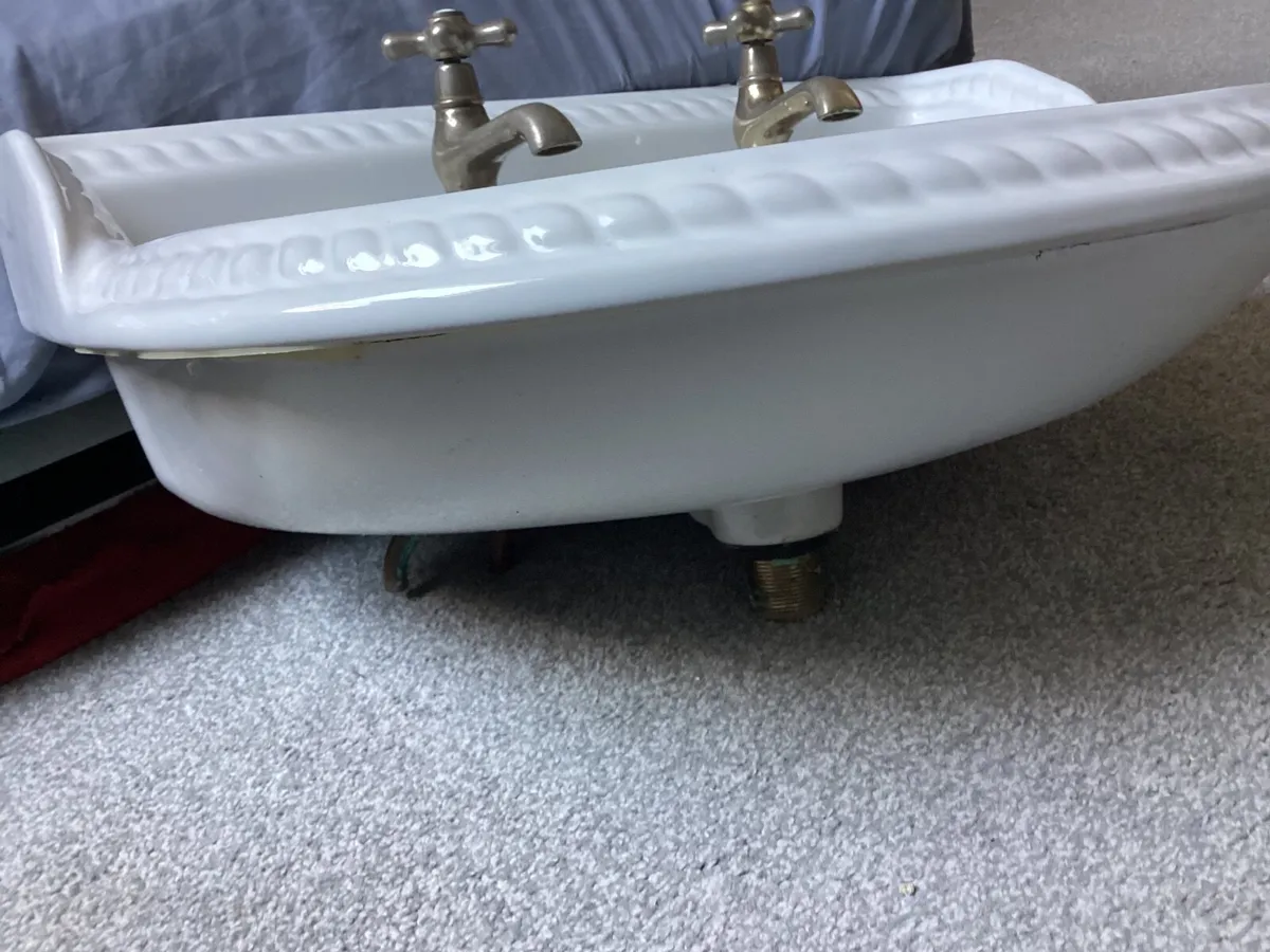 Bathroom  basin - Image 3