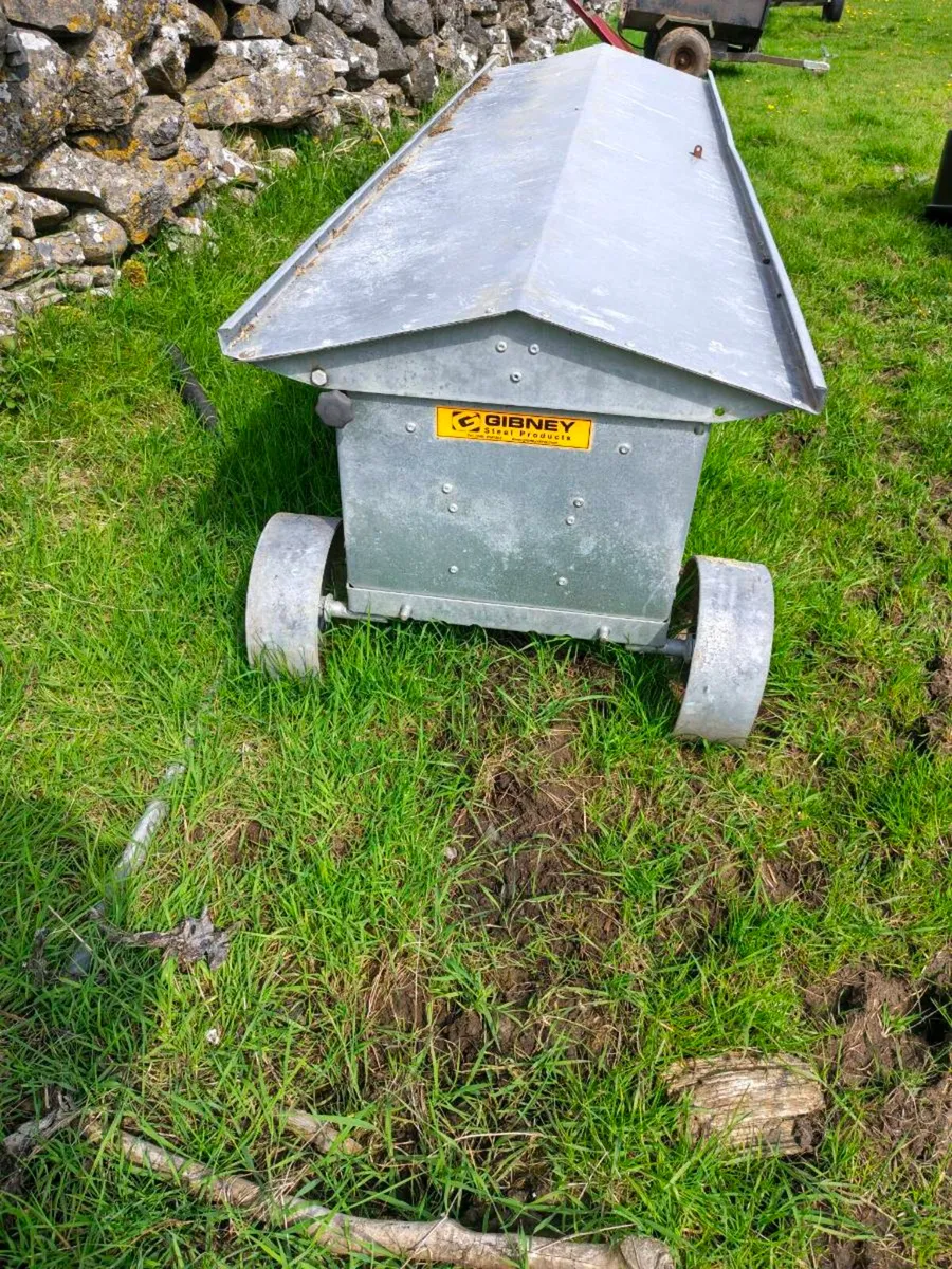 Lamb creep feeder - Image 1
