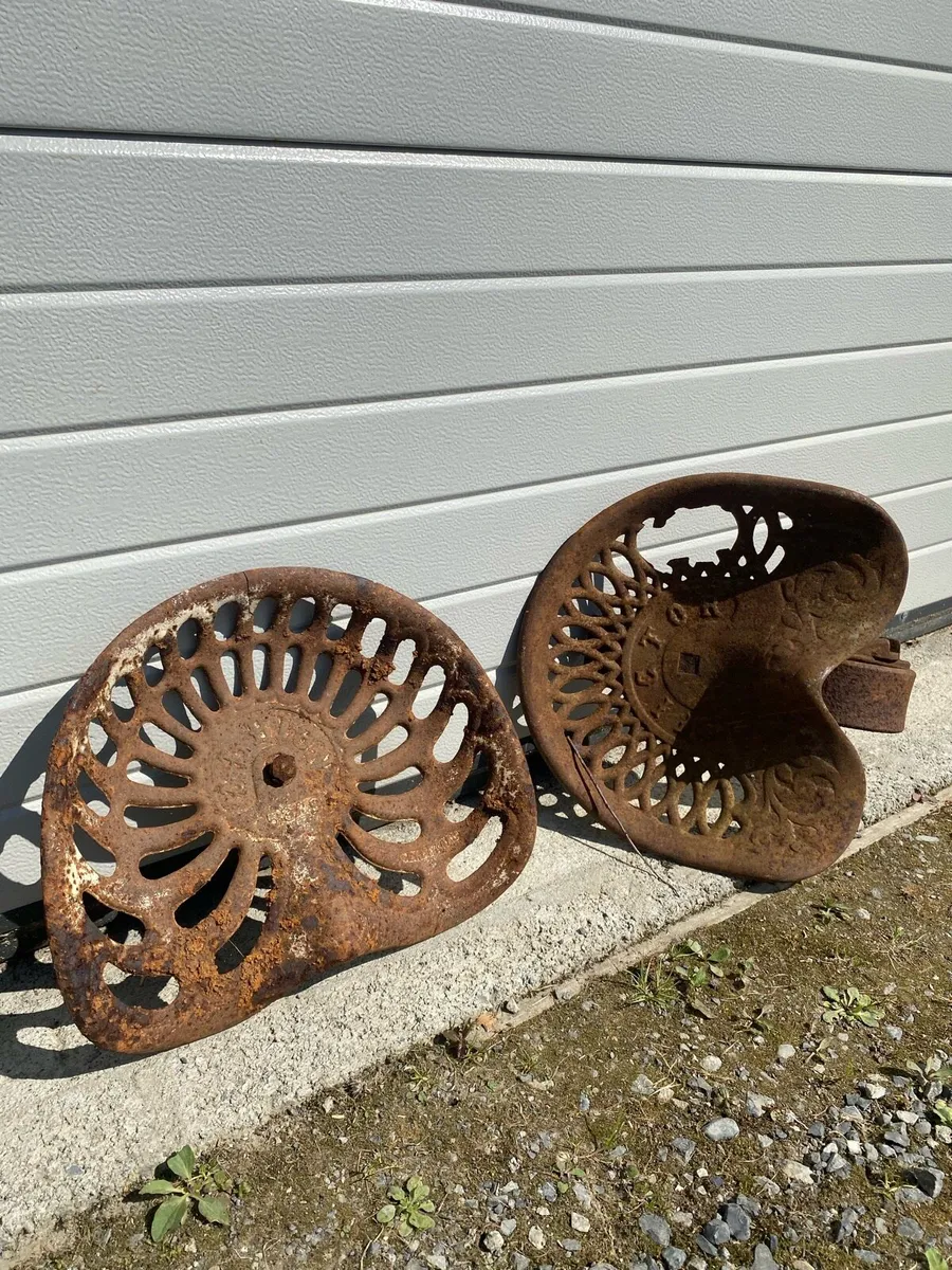 Vintage seats. - Image 2