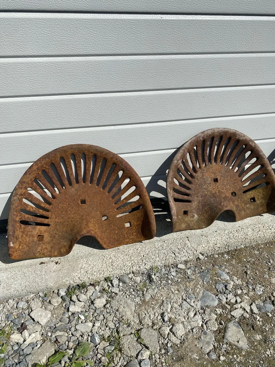 Vintage seats. - Image 3