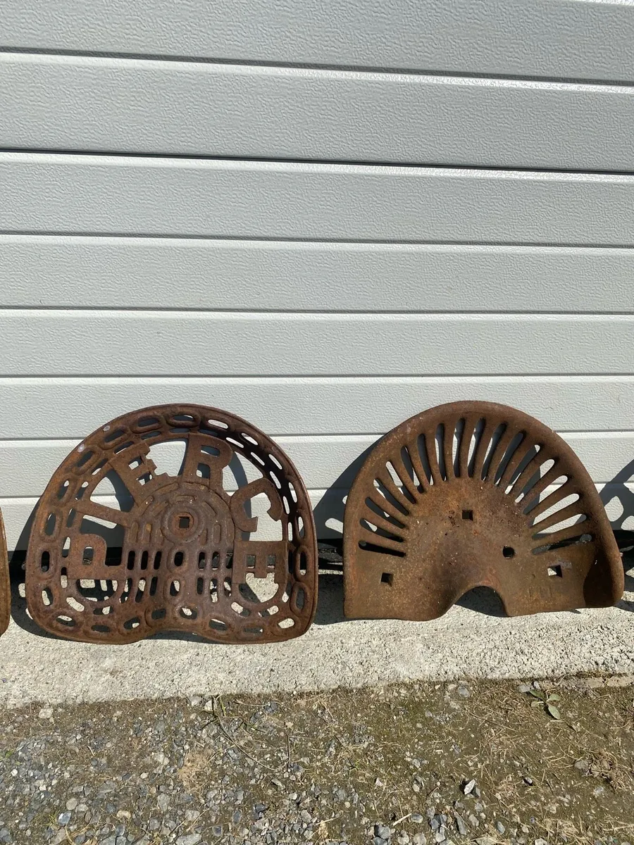 Vintage seats. - Image 4