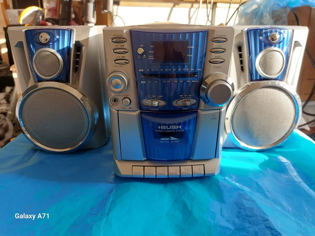 BUSH Micro HiFi System, Model MCA42Xi, Stereo CD P - Image 1