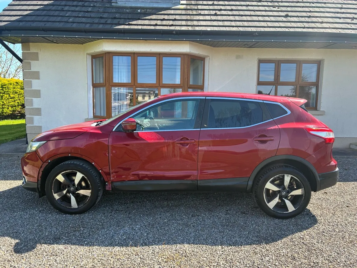 2016 Nissan Qashqai (light damage) - Image 2