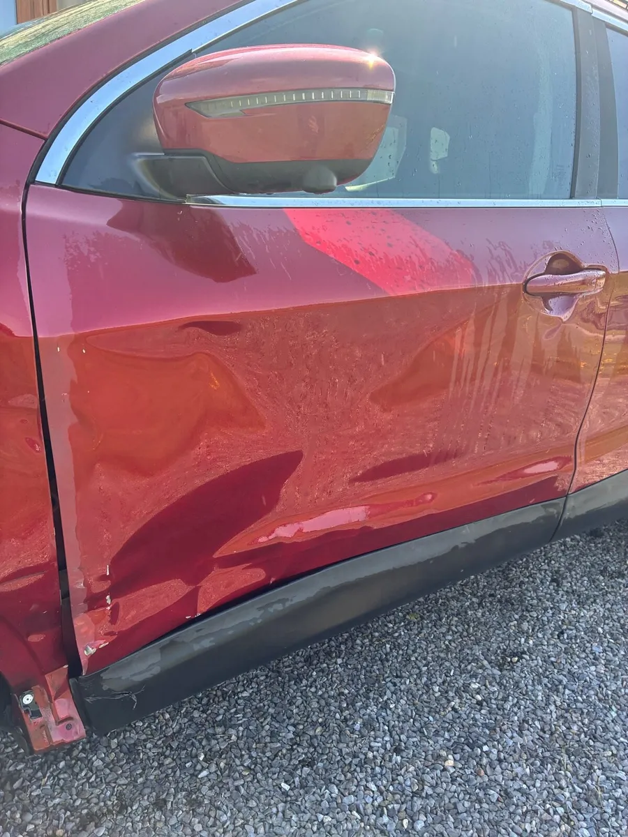 2016 Nissan Qashqai (light damage) - Image 3