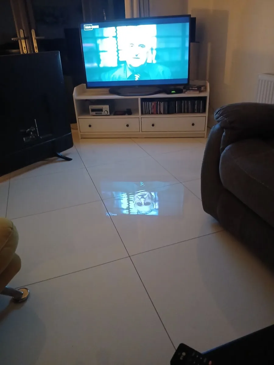Tv table