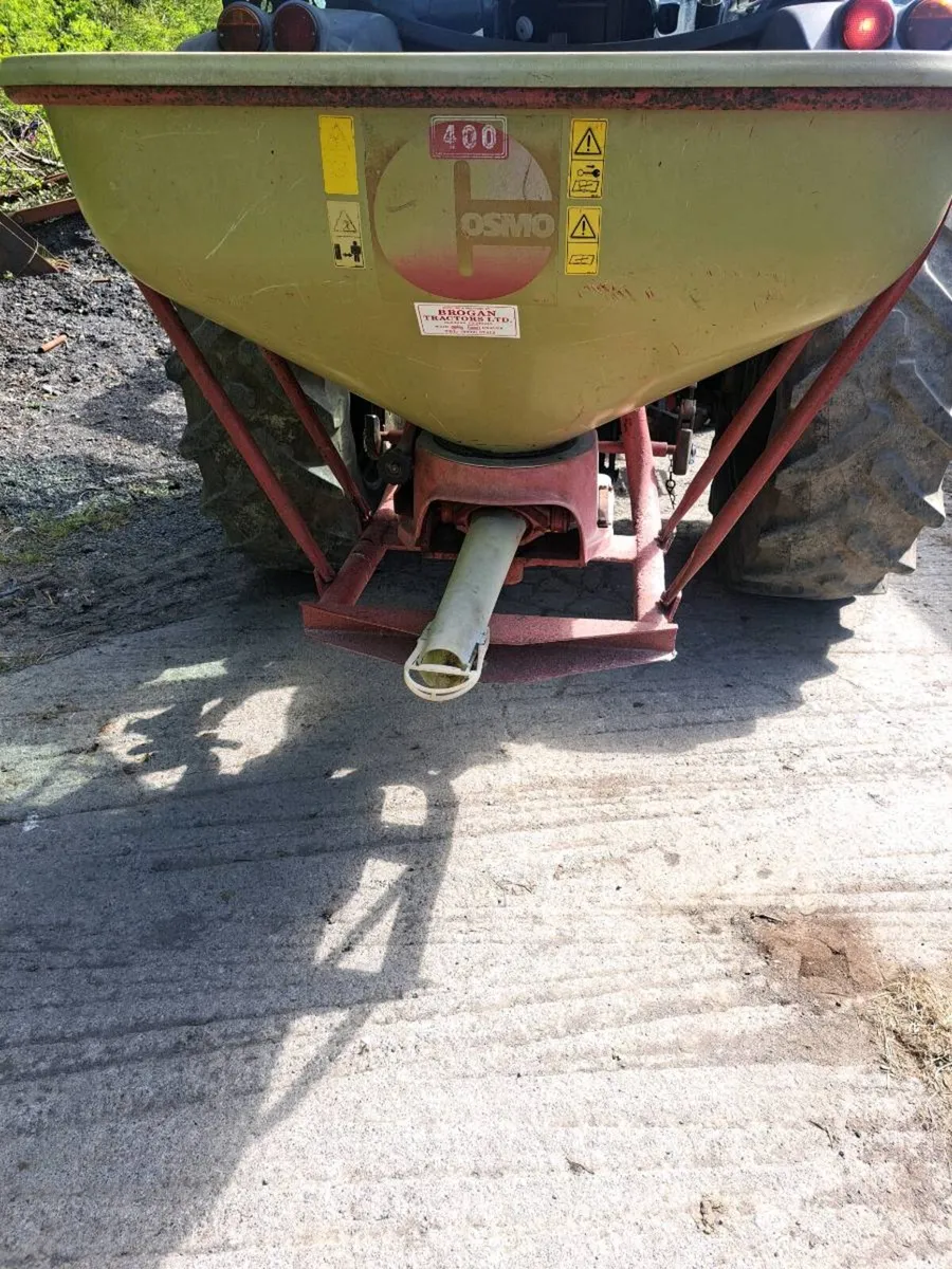 Cosmo 400 fertiliser spreader - Image 1