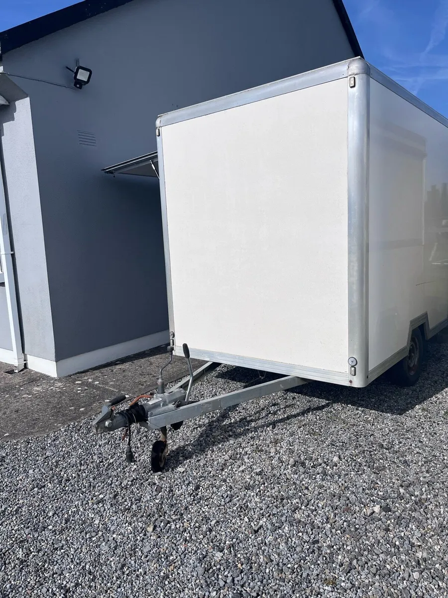 Catering trailer - Image 3