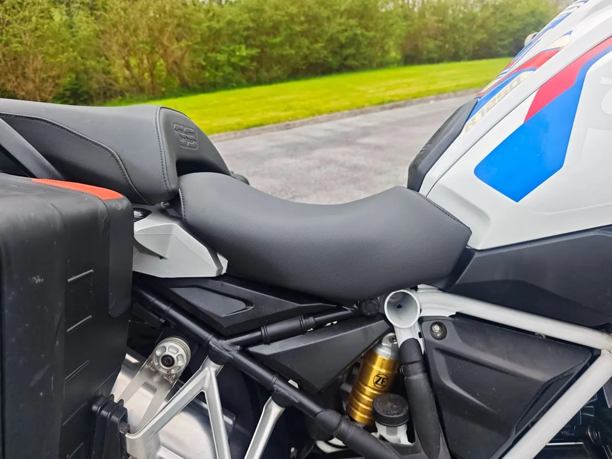 BMW R 1250 GS 2022 *Factory Low Chassis and seat* - Image 3