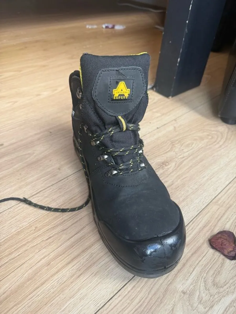 Safety Boots - Image 1