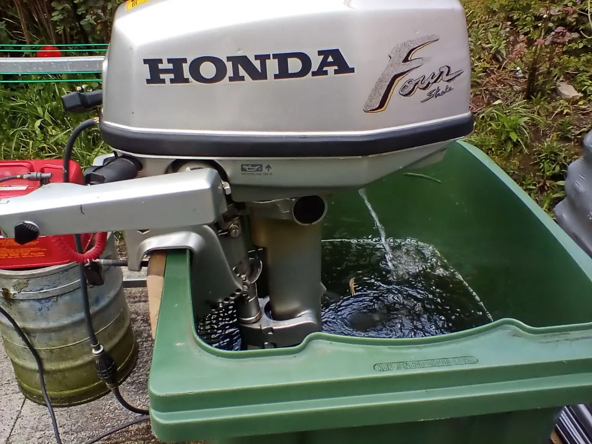 Honda boat engine - Image 1
