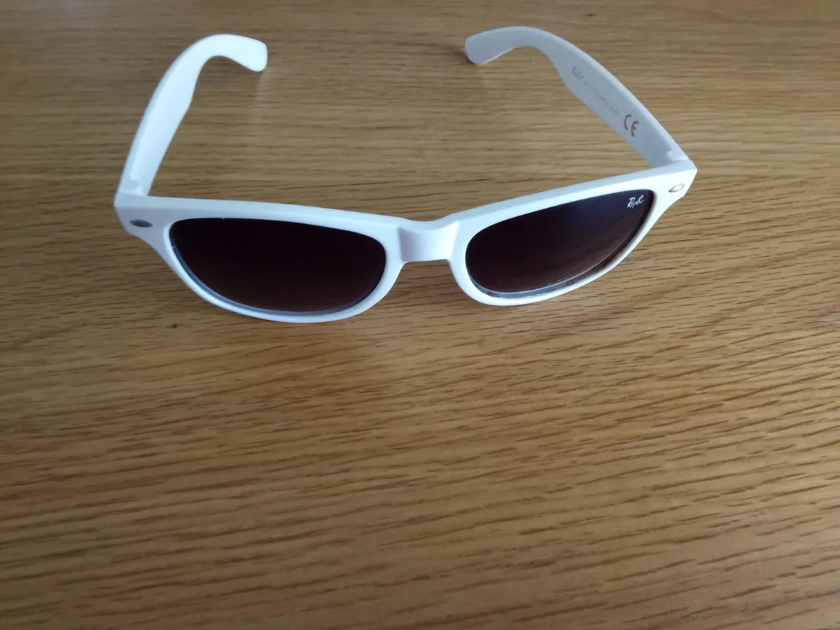 Men's/Women's Sunglasses. - Image 1