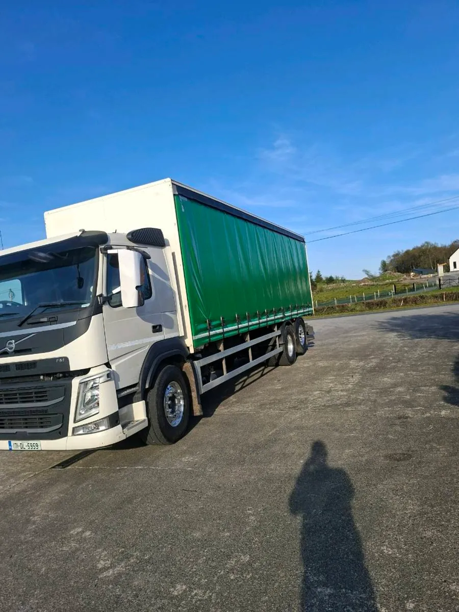 2017 volvo fm 370 6x2 - Image 3