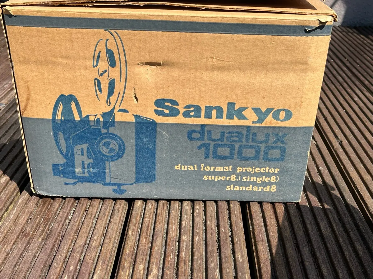 Sankyo  Dualux Projector - Image 1