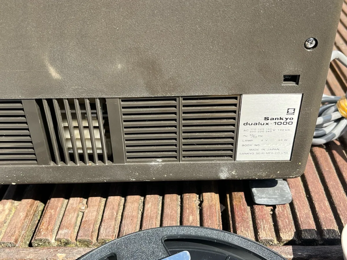 Sankyo  Dualux Projector - Image 3