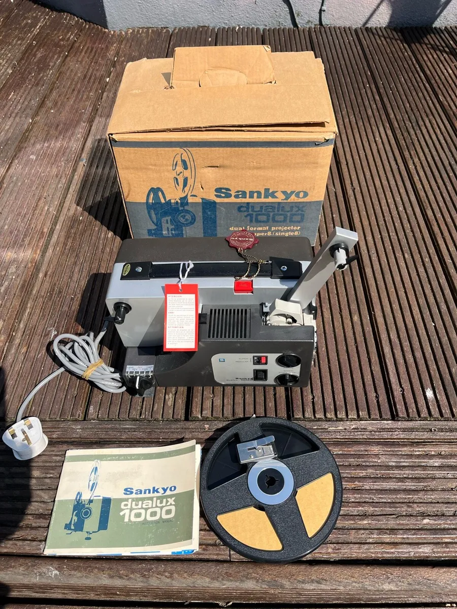 Sankyo  Dualux Projector - Image 2
