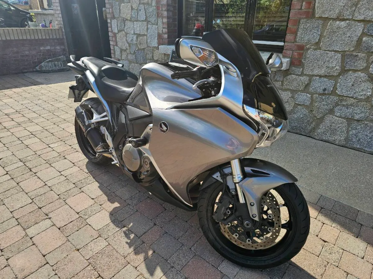 Honda Vfr 1200f - Image 2
