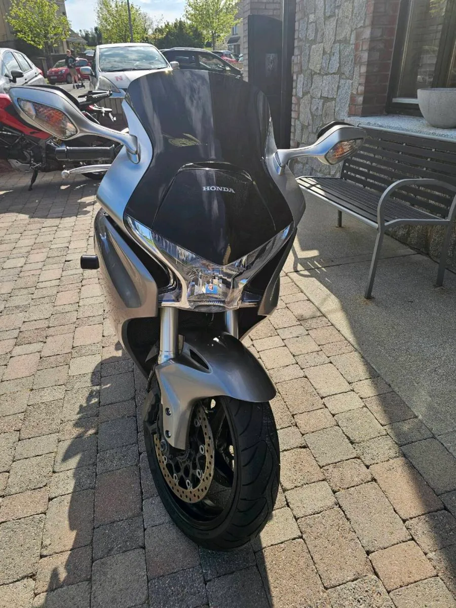 Honda Vfr 1200f - Image 3