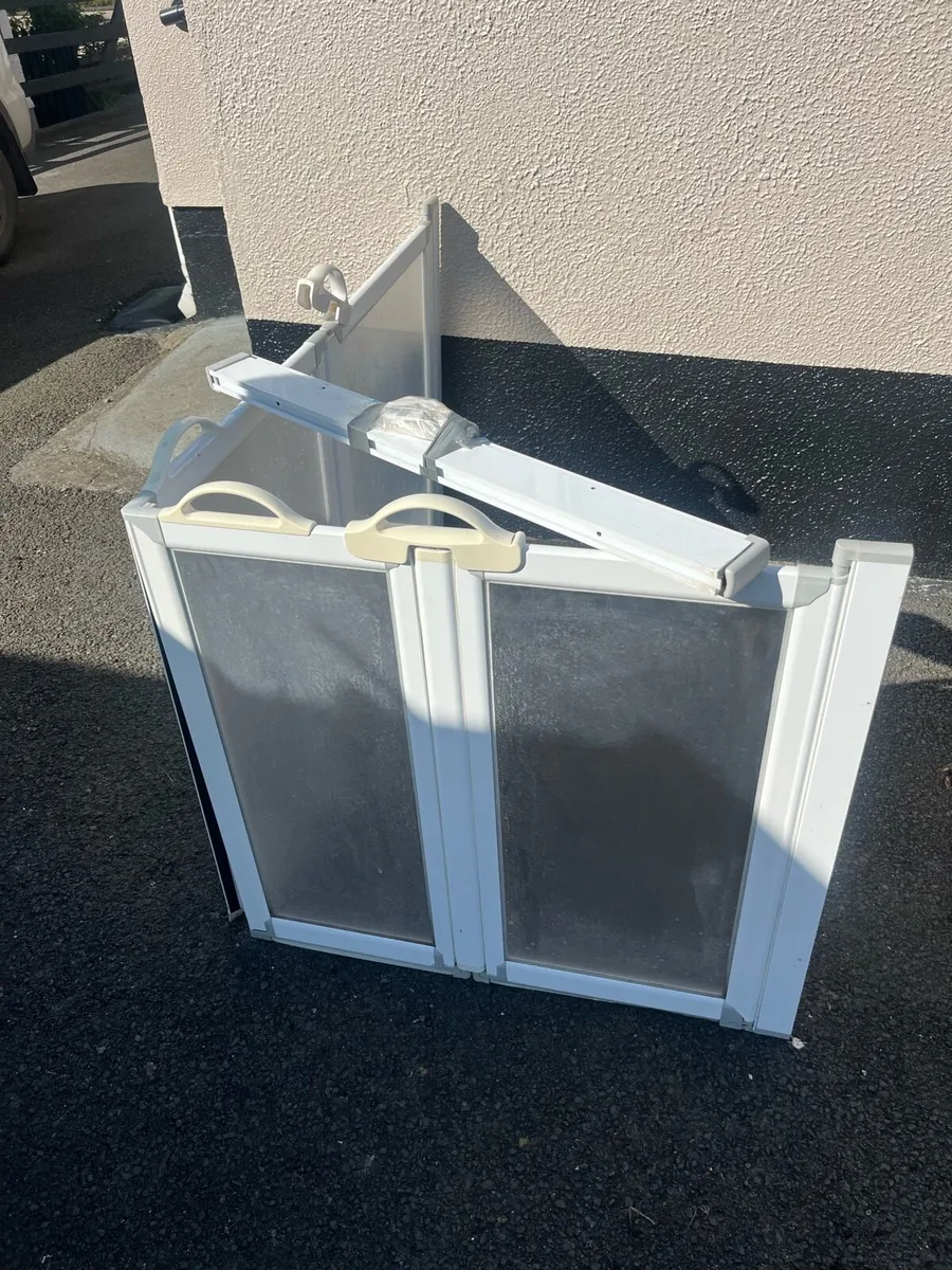 Shower screen - Image 1