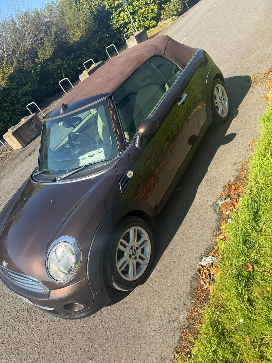 Mini Cooper   Convertible 1,6D - Image 2