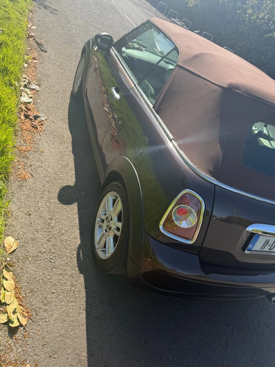 Mini Cooper   Convertible 1,6D - Image 3