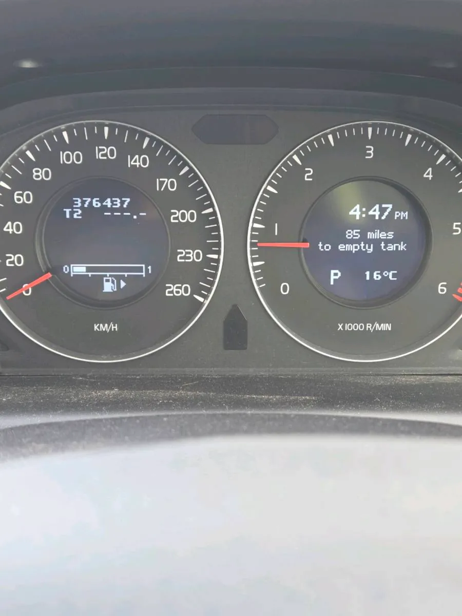 Volvo XC60 2.4 AWD - Image 3