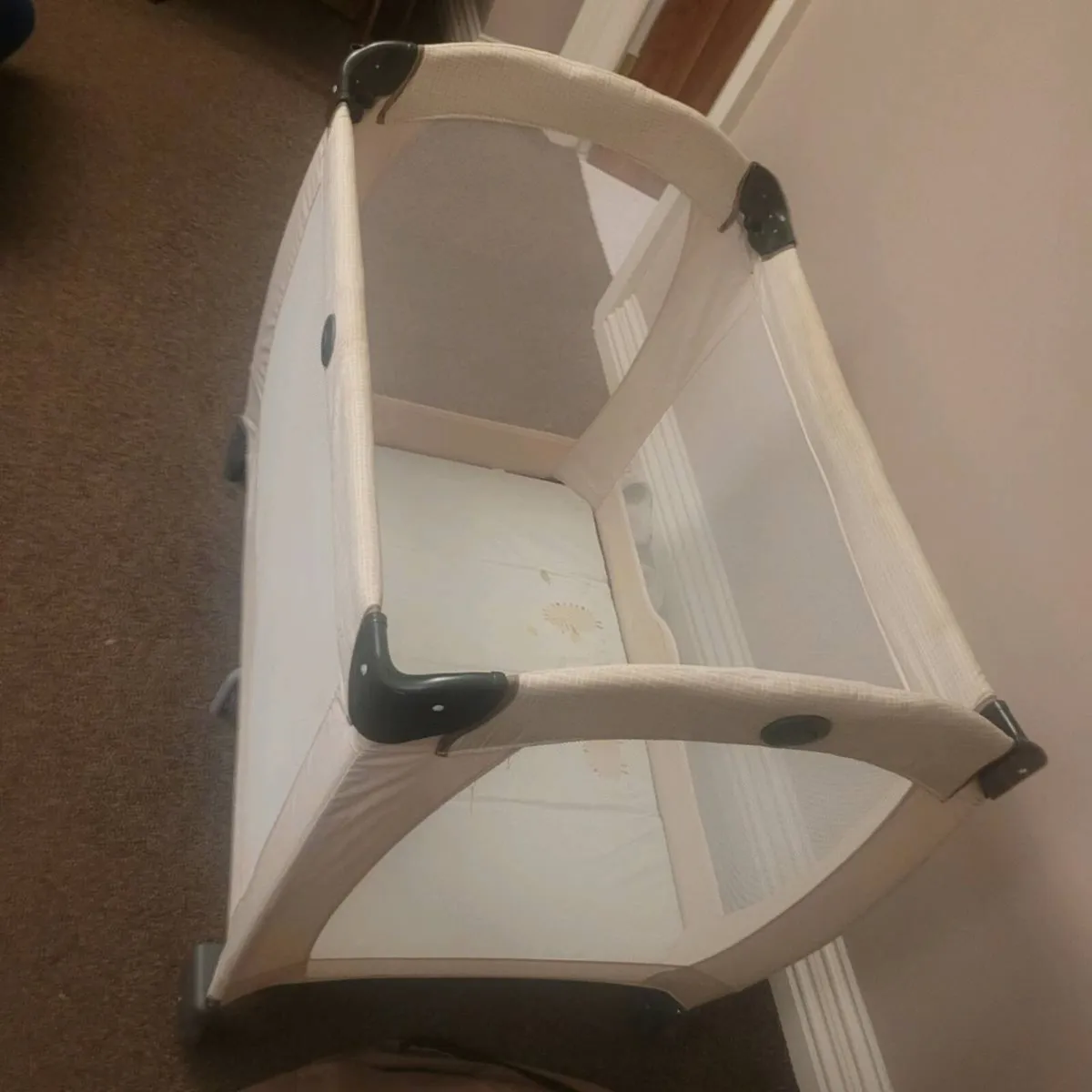Graco travel cot - Image 1