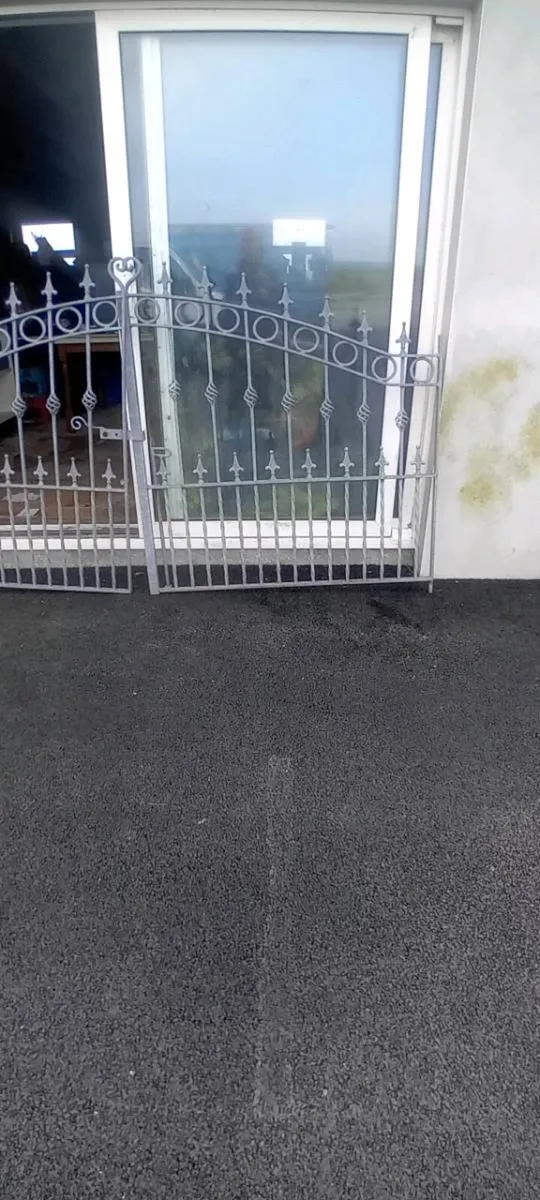 Entrance gates - Image 3