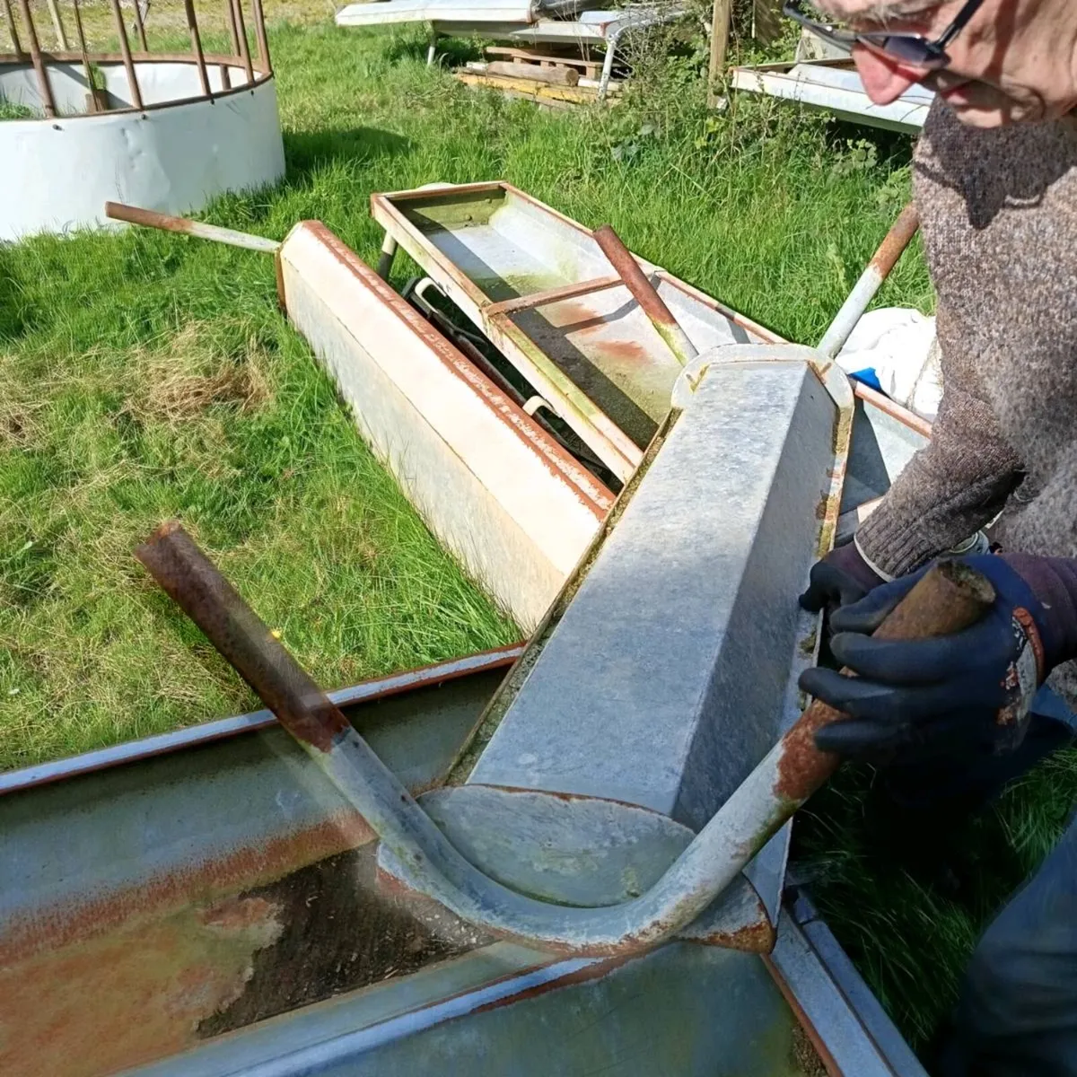 Cattle feeder - Image 2