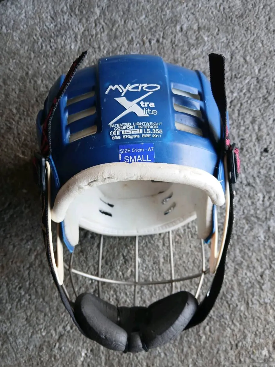 Hurling helmet - Image 2