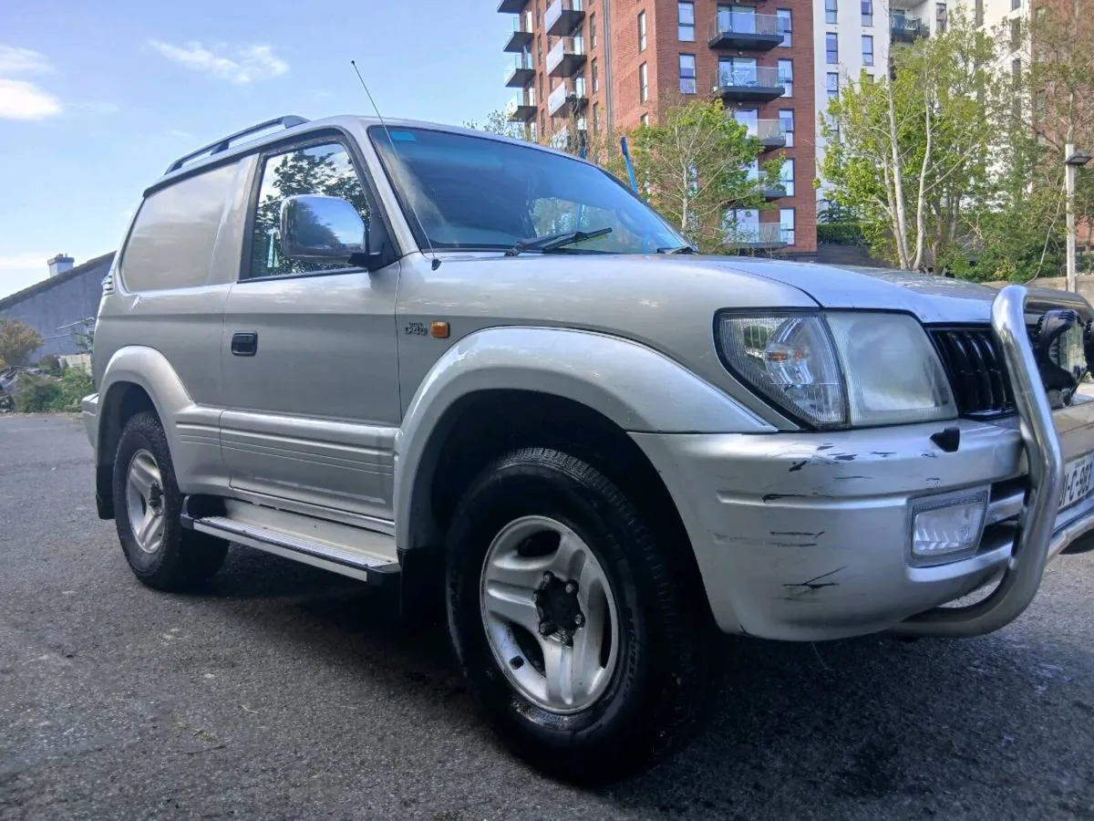 Toyota Land Cruiser two owners doe 26 - Image 2