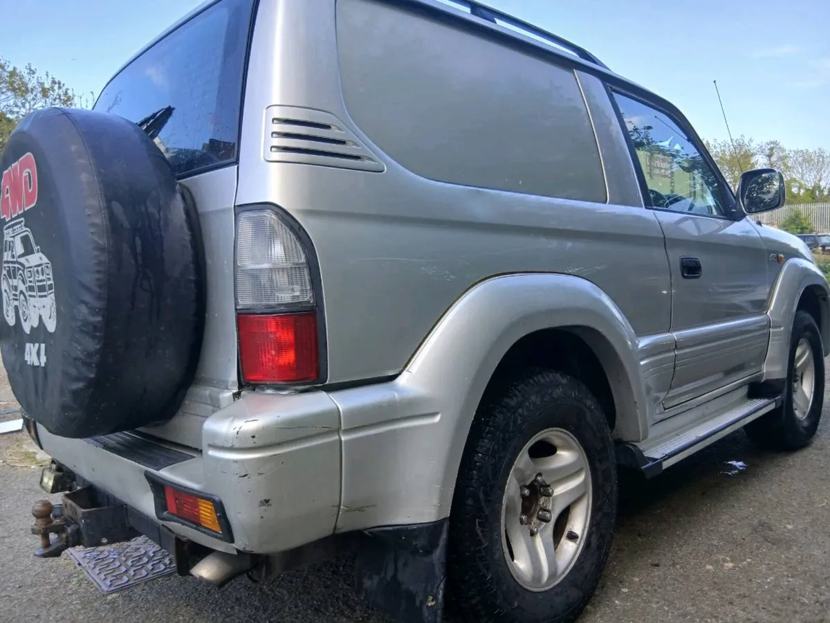 Toyota Land Cruiser two owners doe 26 - Image 3