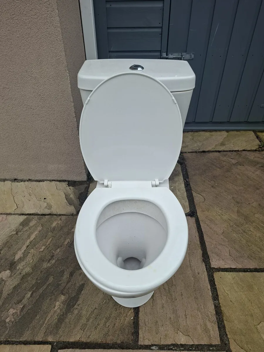 Toilet - Image 3