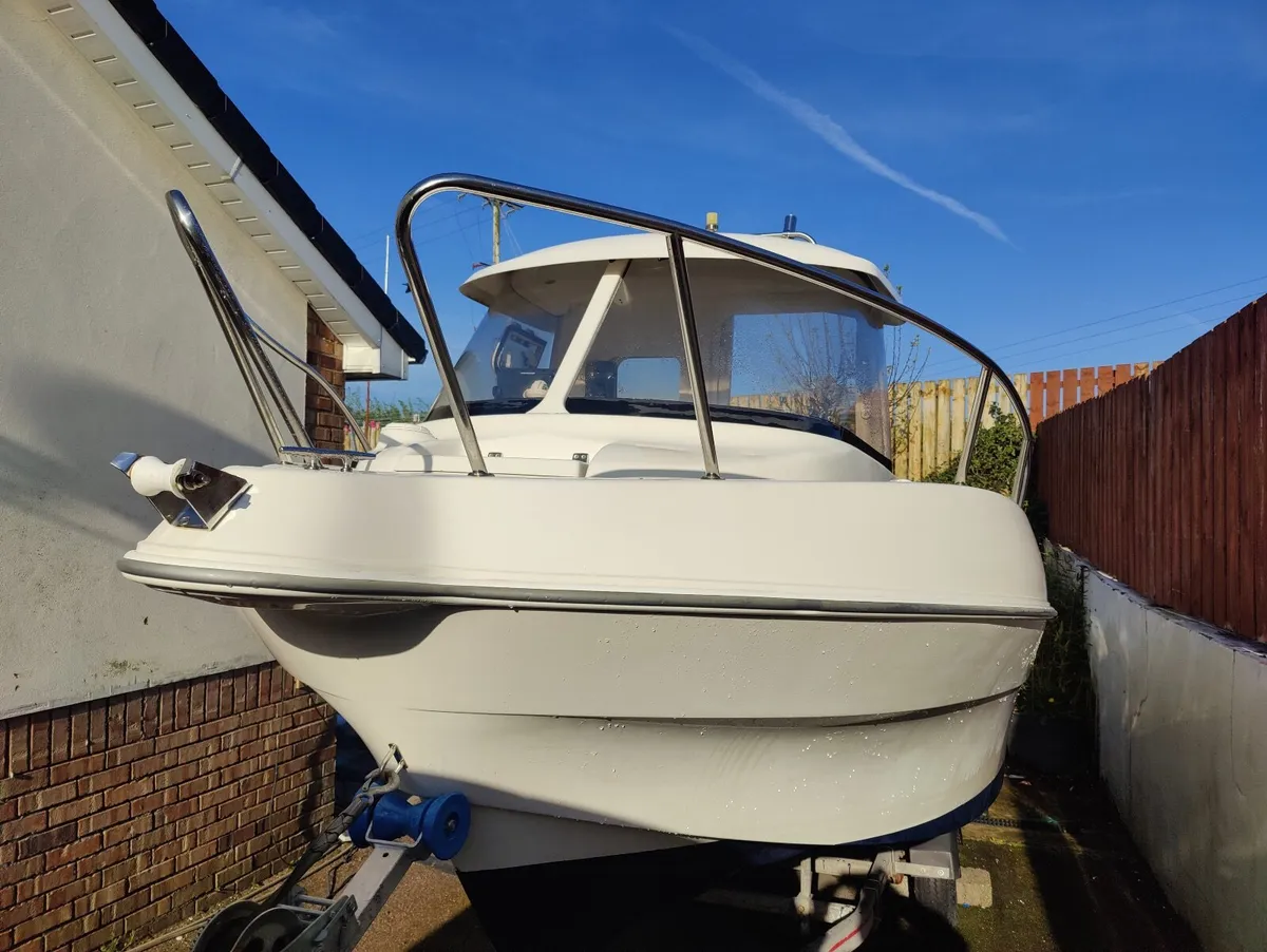 Quicksilver 500 Pilothouse boat - Image 1