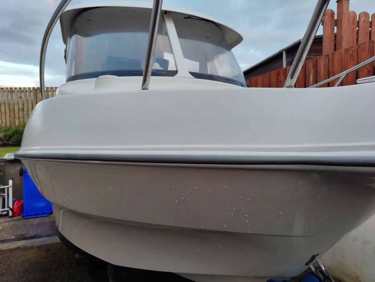 Quicksilver 500 Pilothouse boat - Image 2