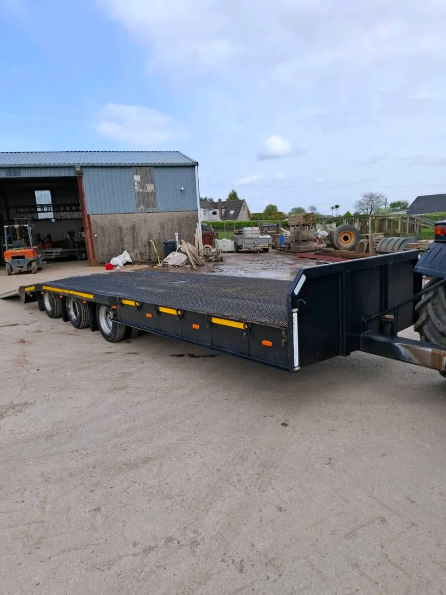 Low loader - Image 1