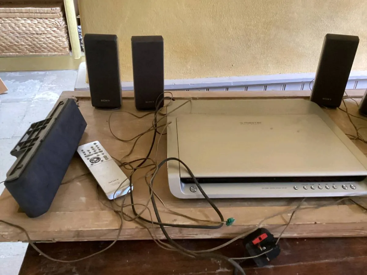 Home cinema - Image 1