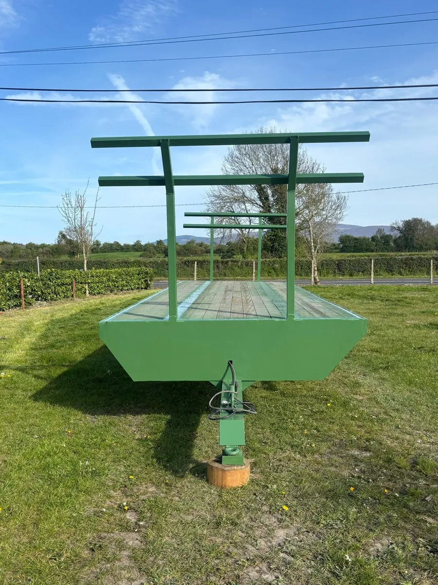 Bale trailer - Image 1