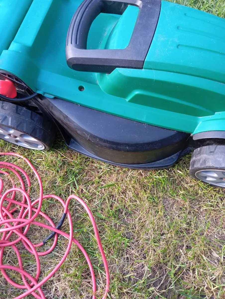 Quailcast electric lawnmower and strimmer set - Image 3