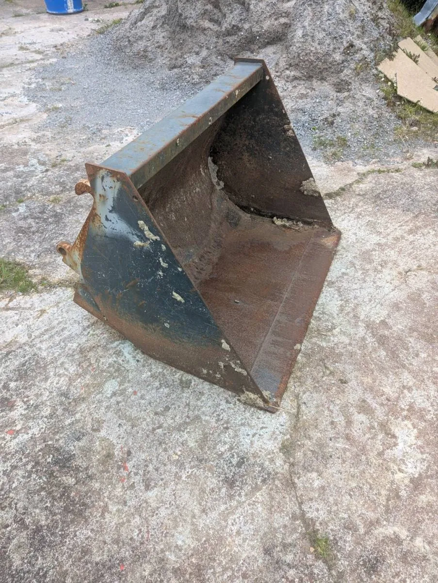 Prodig tractor bucket - Image 1