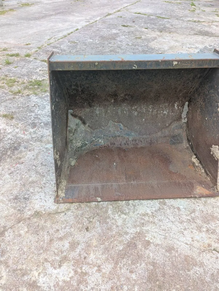 Prodig tractor bucket - Image 2
